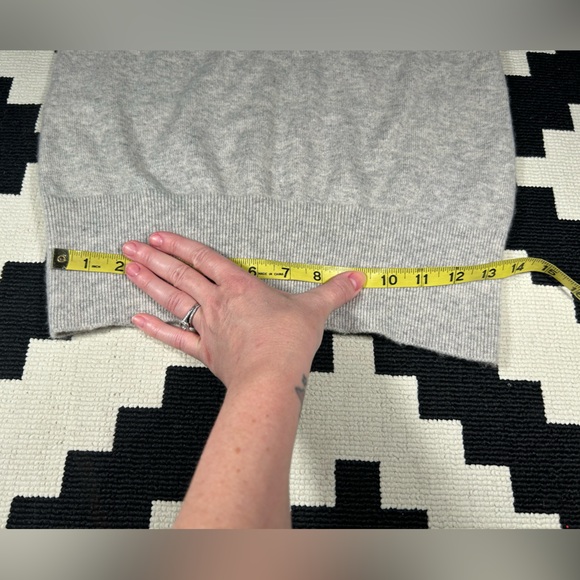 Soft and Sexy, VINCE, cashmere, low cut tunic!! - Picture 9 of 9